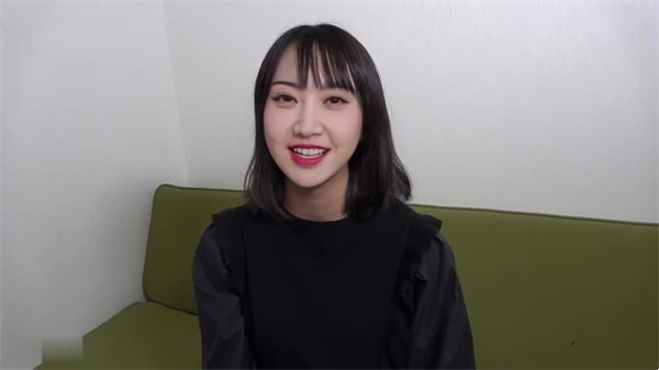 AI-景甜-女星下海拍摄无码A片粉色小穴注满男人精华上